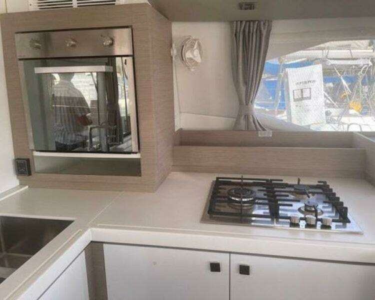 2020 Fountaine Pajot Saona 47