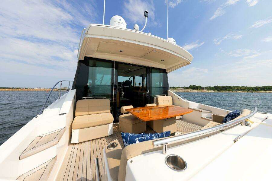 2014 Tiara Yachts 5000 Express