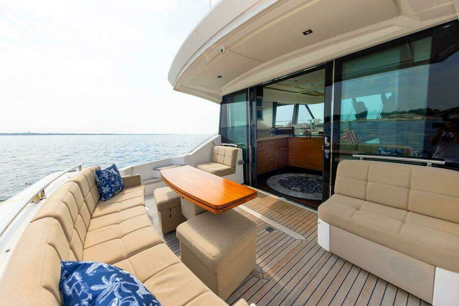 2014 Tiara Yachts 5000 Express