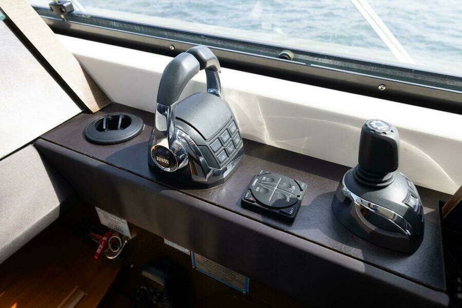 2014 Tiara Yachts 5000 Express