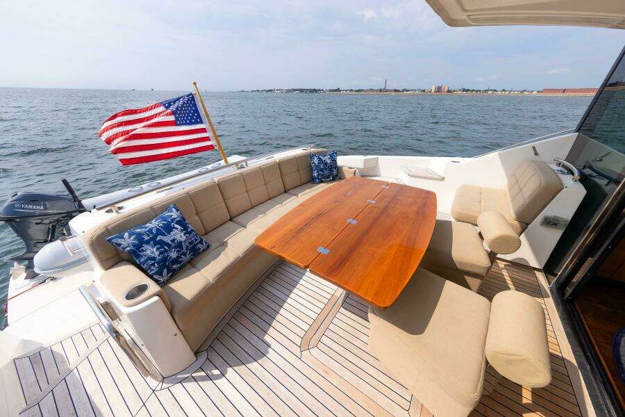 2014 Tiara Yachts 5000 Express