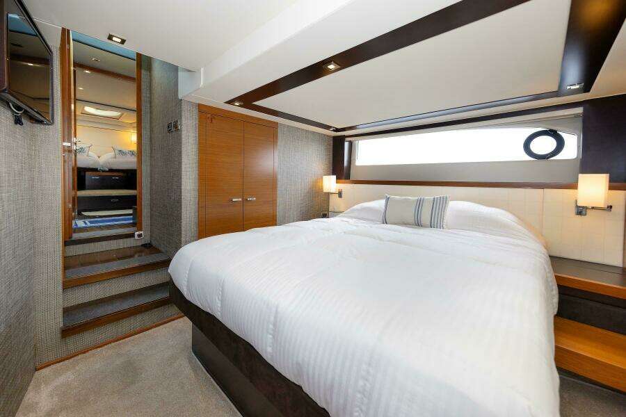 2014 Tiara Yachts 5000 Express