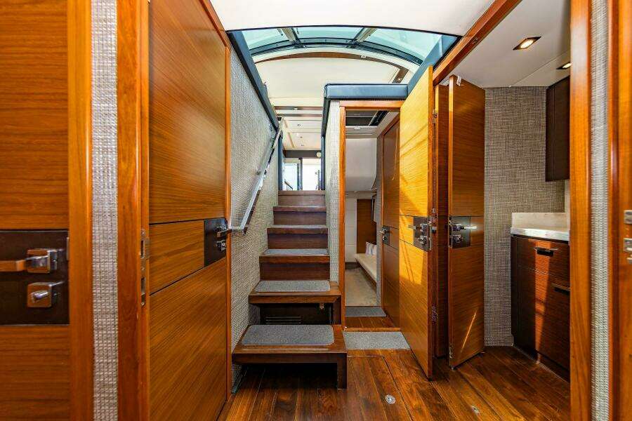 2014 Tiara Yachts 5000 Express