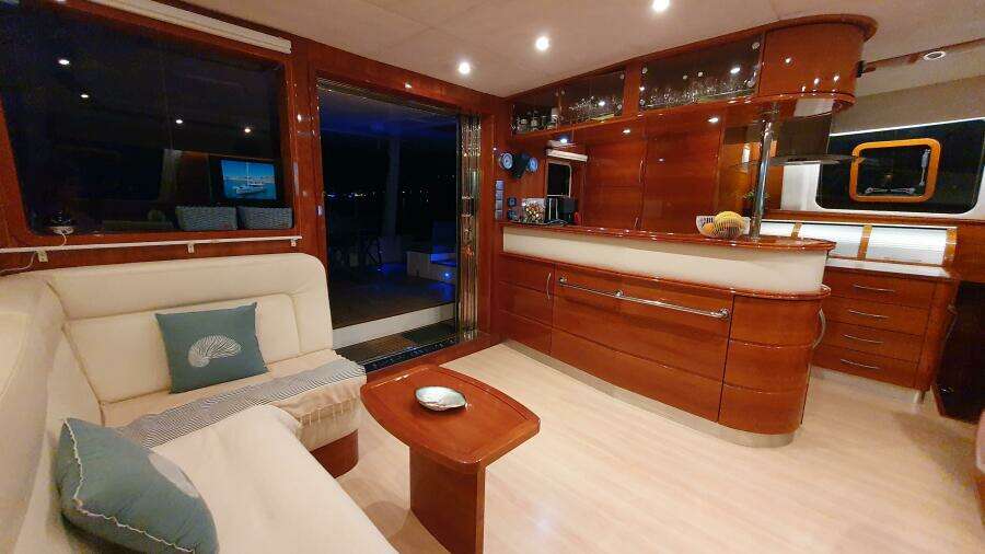 06 Galley Salon 20230928_211521