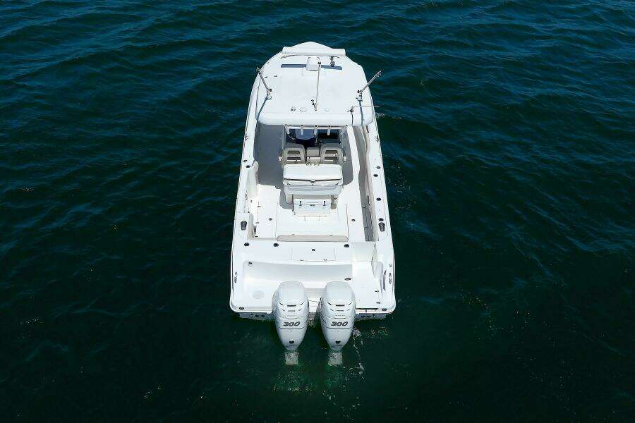 2016 Boston Whaler 330 Outrage