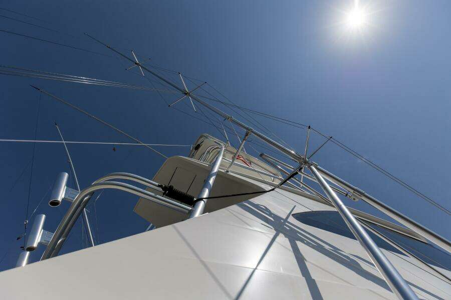 2007 64 Viking Enclosed Bridge Reel Blues Rigging