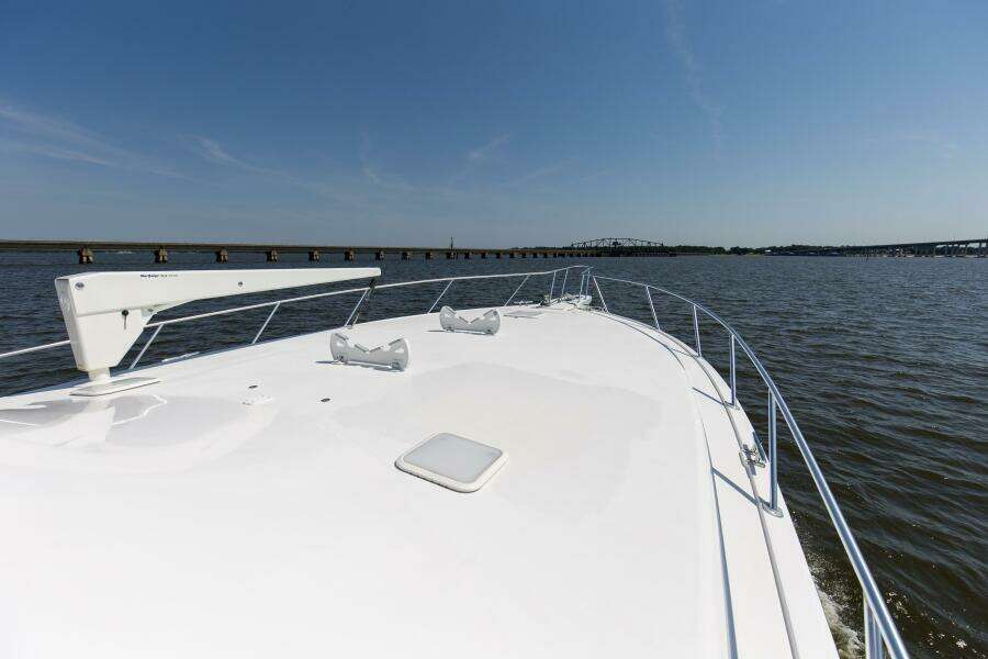 2007 64 Viking Enclosed Bridge Reel Blues Bow (3)