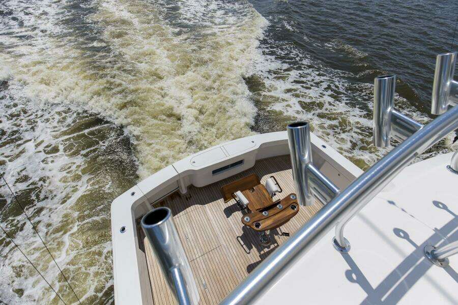 2007 64 Viking Enclosed Bridge Reel Blues Bridge Deck View