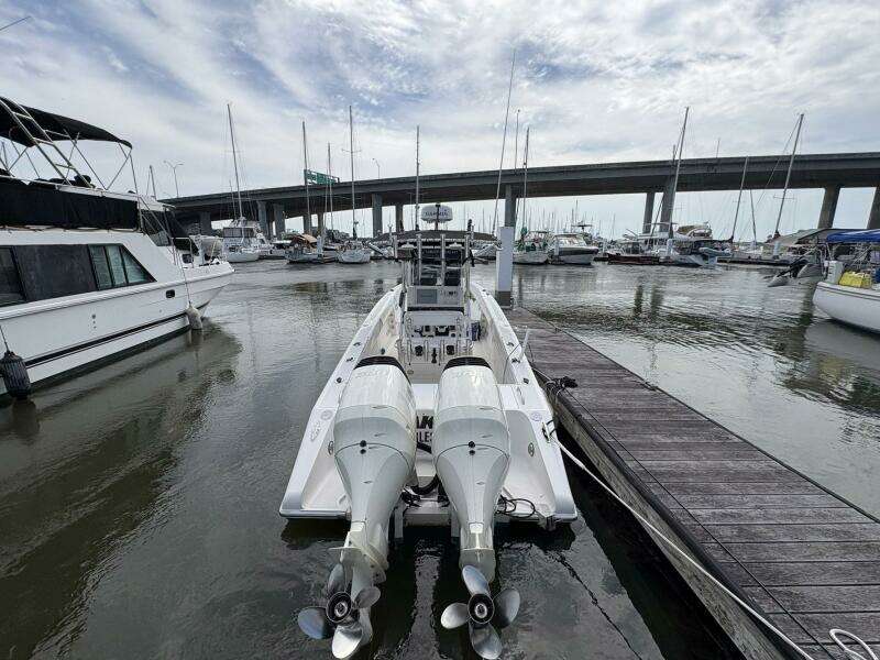 1998 Dakota 320 Open Fisherman