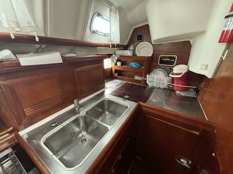 2004 Beneteau 423