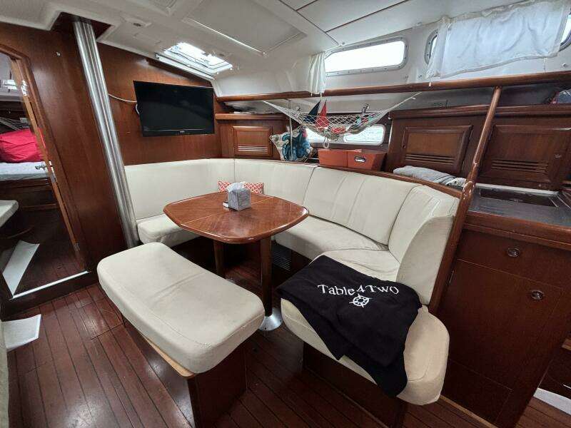 2004 Beneteau 423
