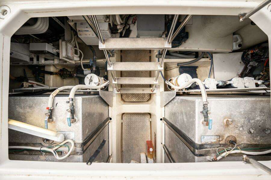 2005 Carver 56 Voyager