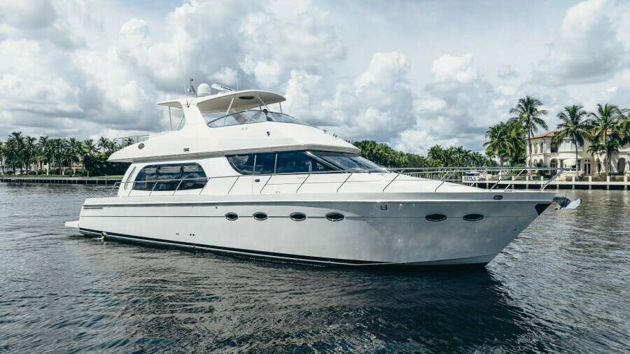 2005 Carver 56 Voyager