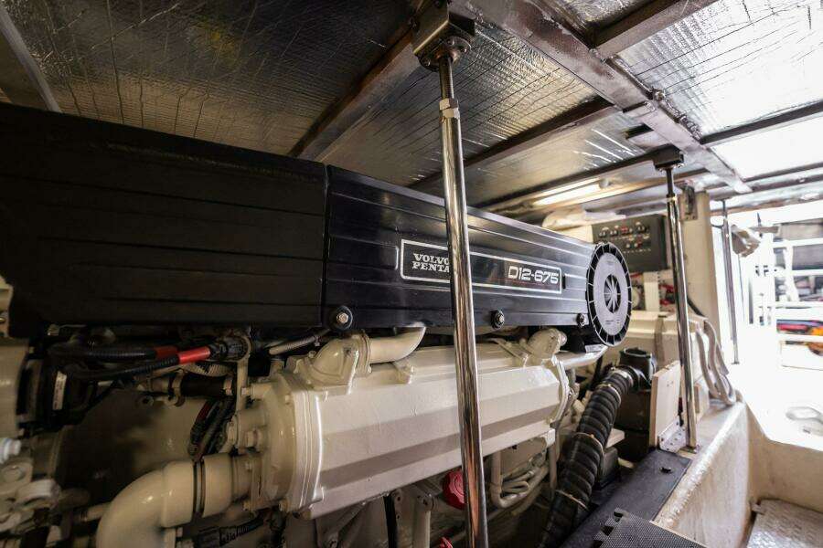 2005 Carver 56 Voyager