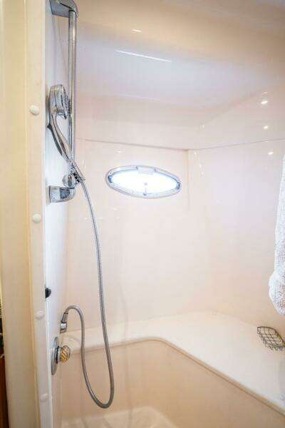 2005 Carver 56 Voyager