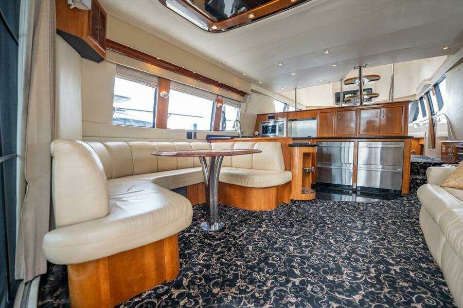 2005 Carver 56 Voyager