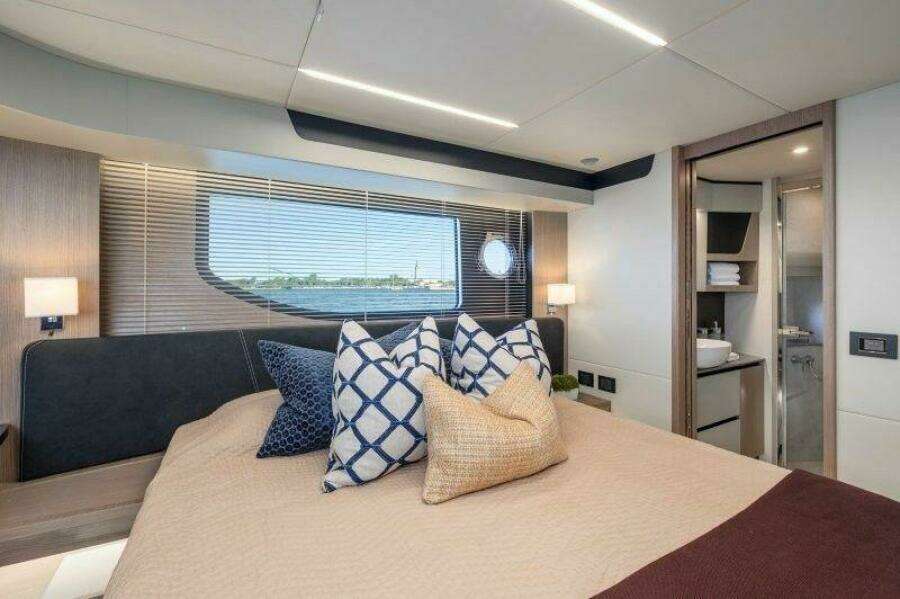 2026 Absolute 48 Coupe