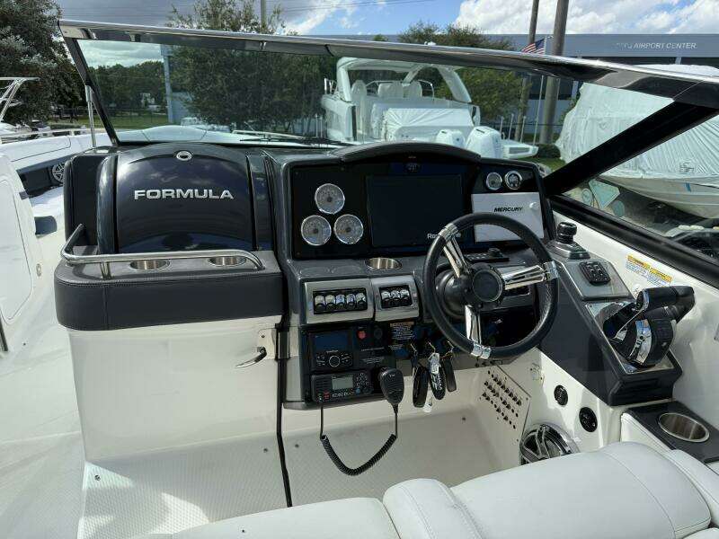 2021 Formula 350 Crossover Bowrider OB