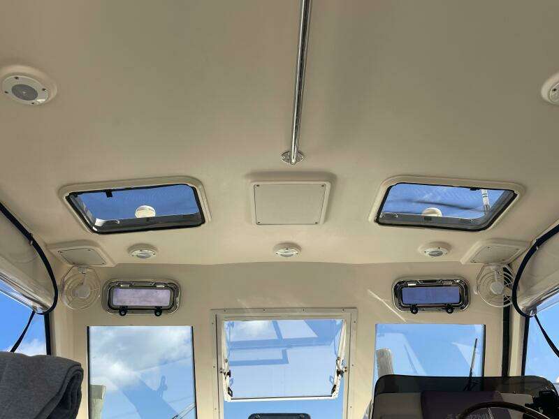 2005 Mainship 30 Pilot II