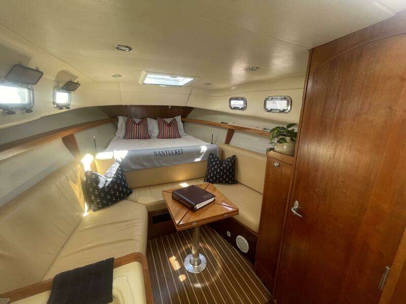 2005 Mainship 30 Pilot II