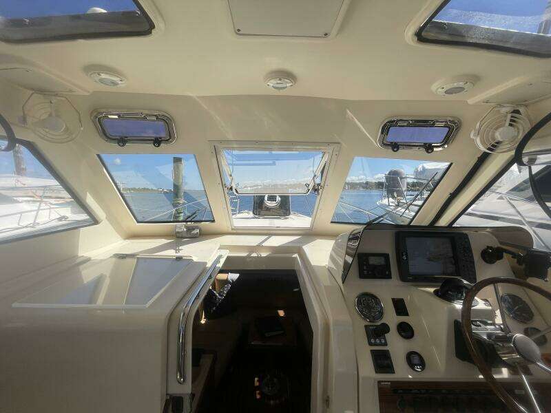 2005 Mainship 30 Pilot II
