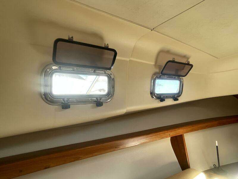 2005 Mainship 30 Pilot II