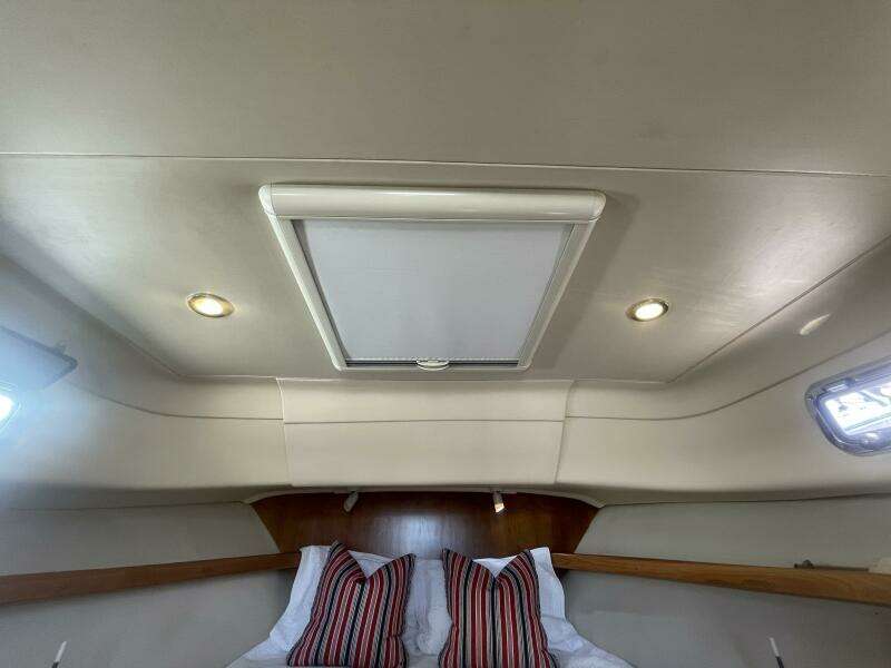 2005 Mainship 30 Pilot II