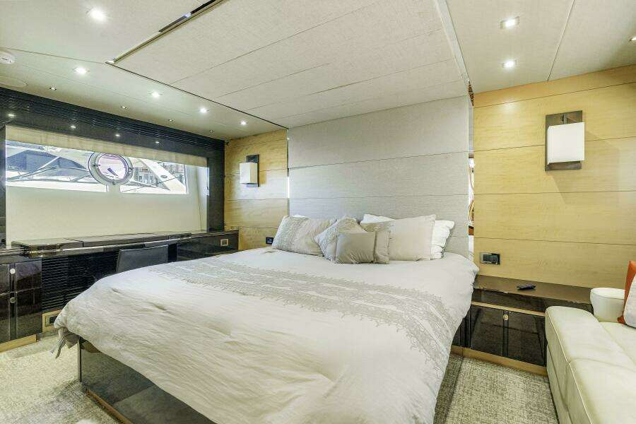 2014 Sunseeker Predator