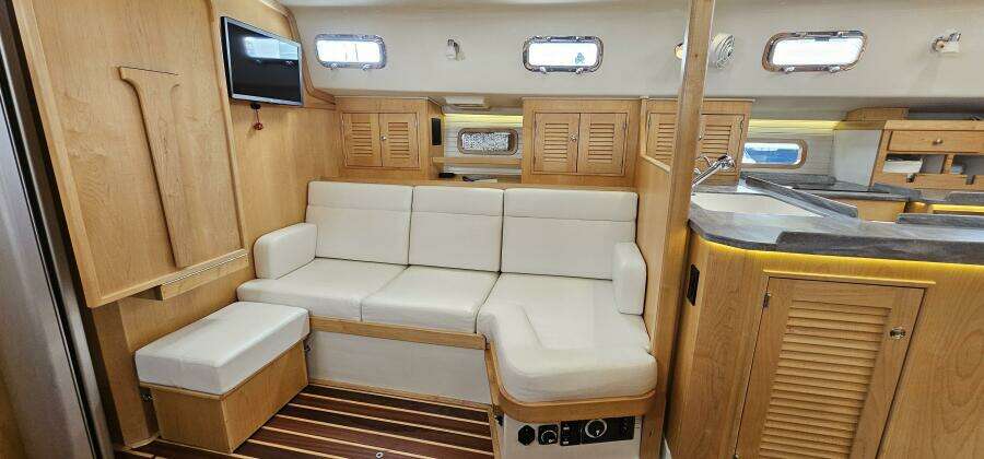 2023 Island Packet 439