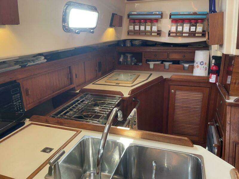 1995 Island Packet 40