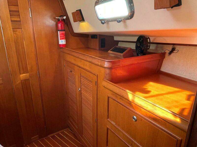 1995 Island Packet 40