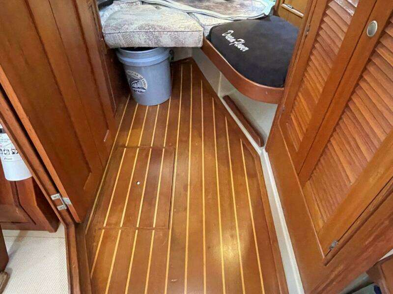 1995 Island Packet 40