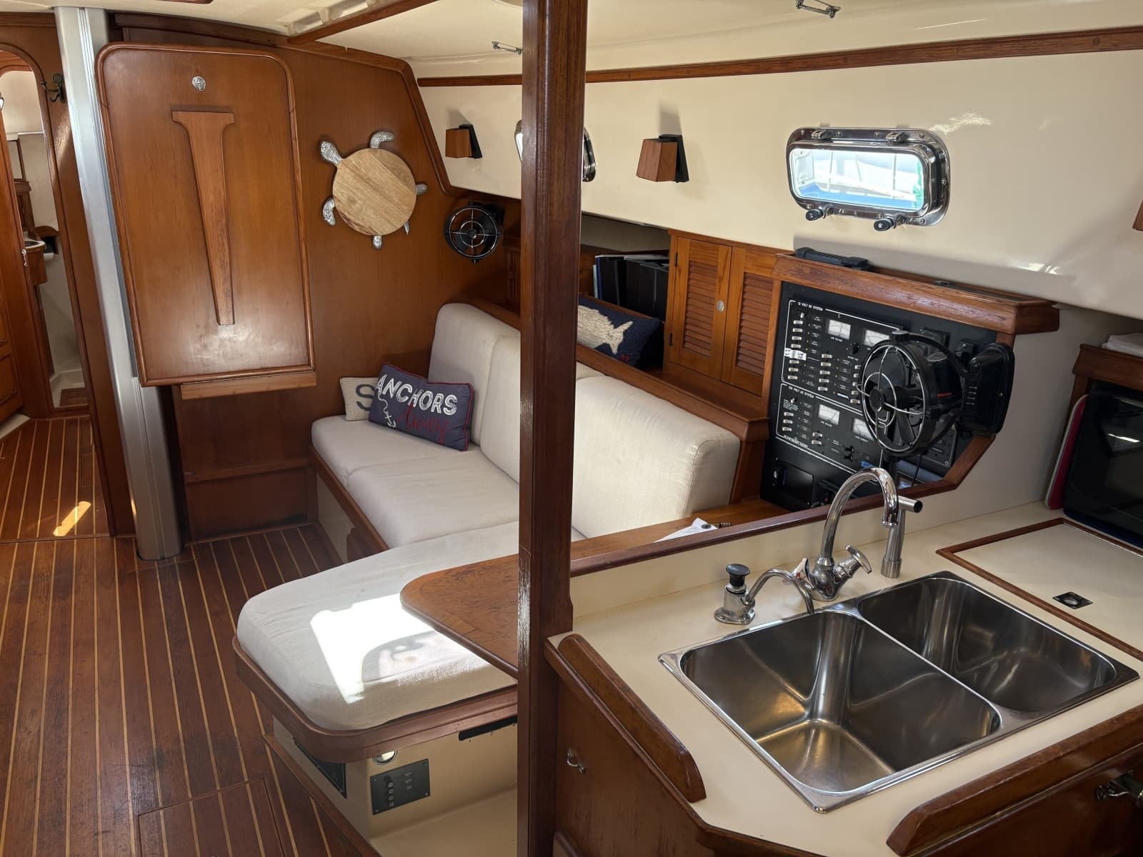 1995 Island Packet 40