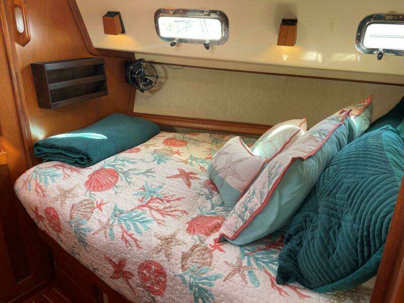 1995 Island Packet 40