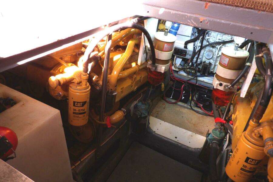 1991 Silverton 41 Convertible