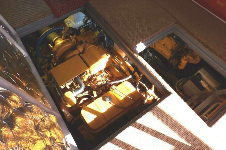 1991 Silverton 41 Convertible