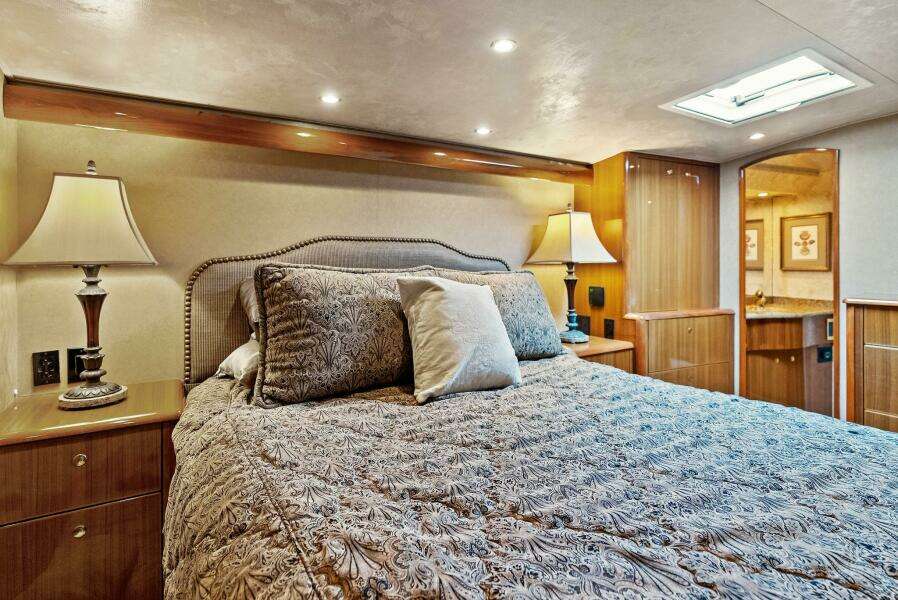 2006 Viking 61 Convertible KNOT ON CALL