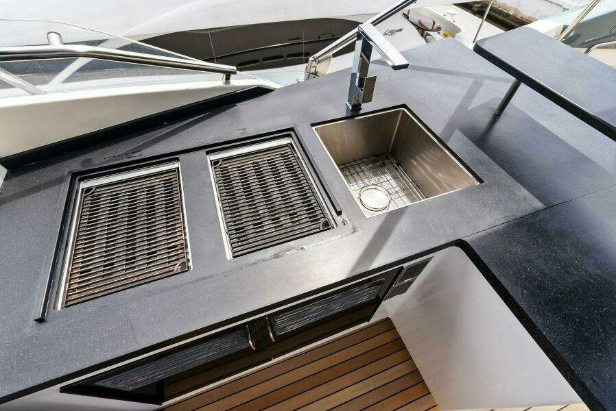 2004 Ferretti Yachts 94 Motor Yacht