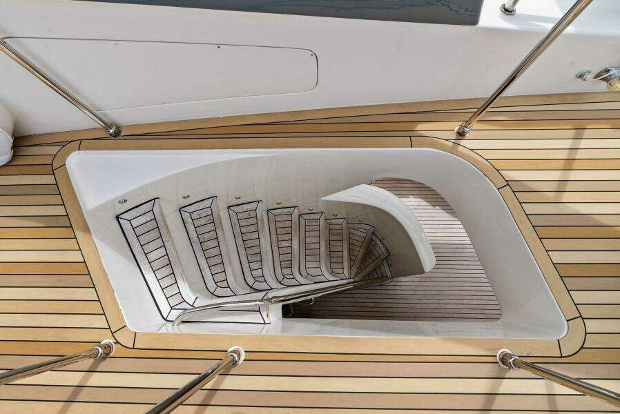 2004 Ferretti Yachts 94 Motor Yacht