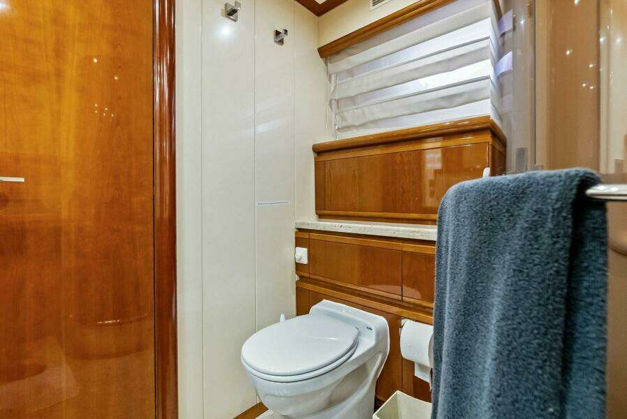 2004 Ferretti 94 Motor Yacht