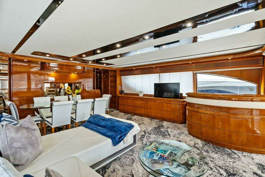 2004 Ferretti 94 Motor Yacht