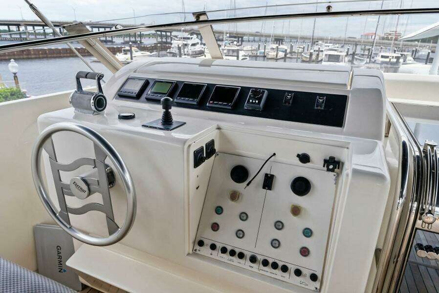 2004 Ferretti 94 Motor Yacht