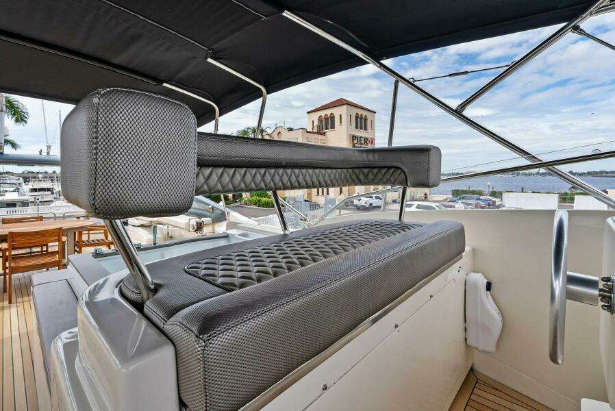 2004 Ferretti 94 Motor Yacht