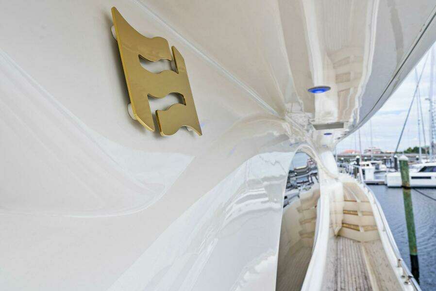 2004 Ferretti 94 Motor Yacht