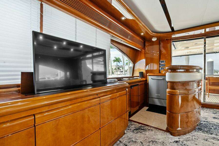 2004 Ferretti 94 Motor Yacht