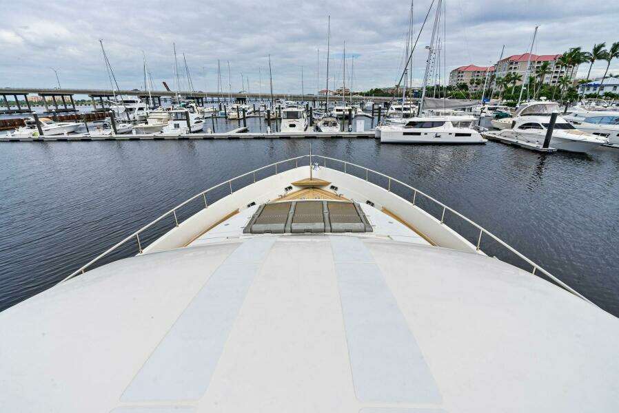 2004 Ferretti 94 Motor Yacht
