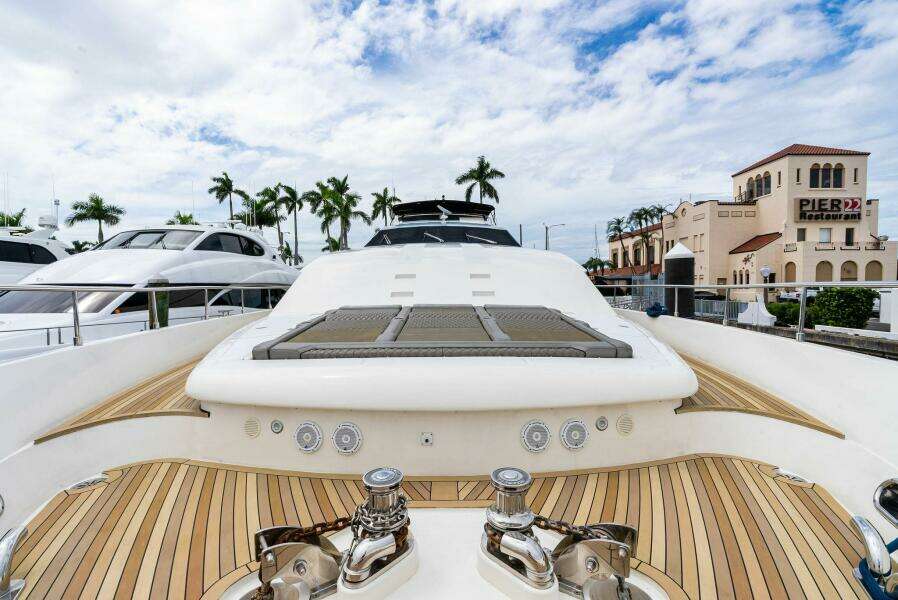 2004 Ferretti 94 Motor Yacht