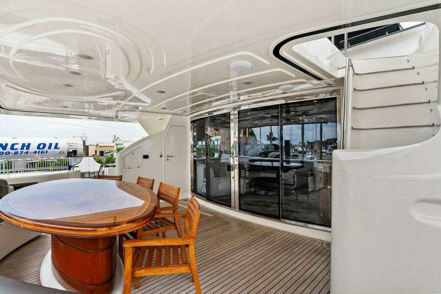 2004 Ferretti 94 Motor Yacht