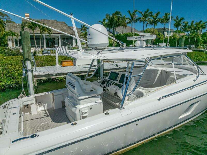 2020 Intrepid 407 Cuddy