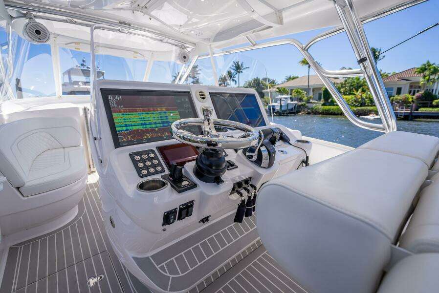 2020 Intrepid 407 Cuddy